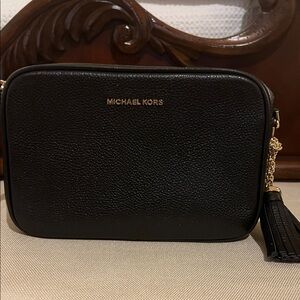 Michael Kors Jet Set MD Camera Bag